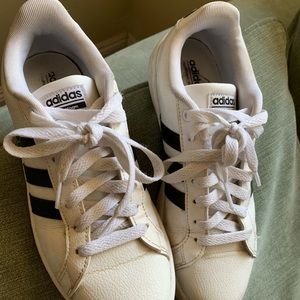 White and black adidas// don’t like anymore
